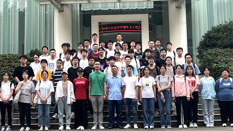 100余位浙江大學(xué)、浙江農(nóng)林大學(xué)學(xué)子到新光公司實習(xí)