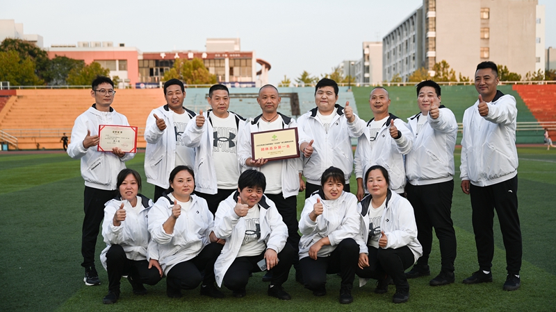 3、拔河比賽勇奪第一_副本.jpg